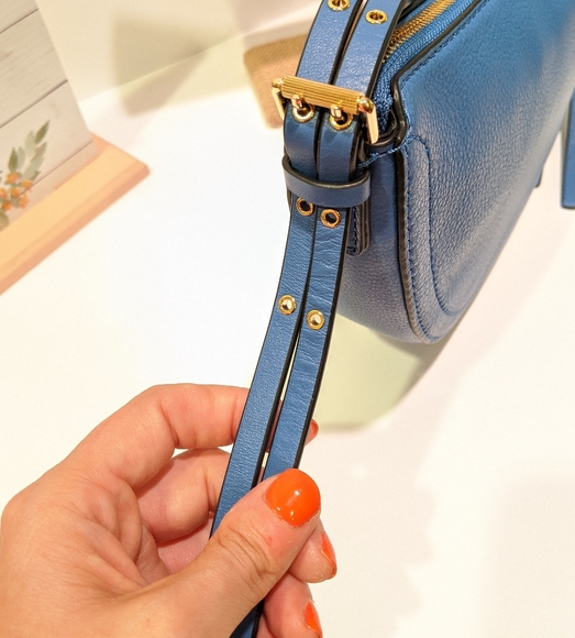 SOLD 💠 MK Camden Small Messenger - Picture 3 of 11